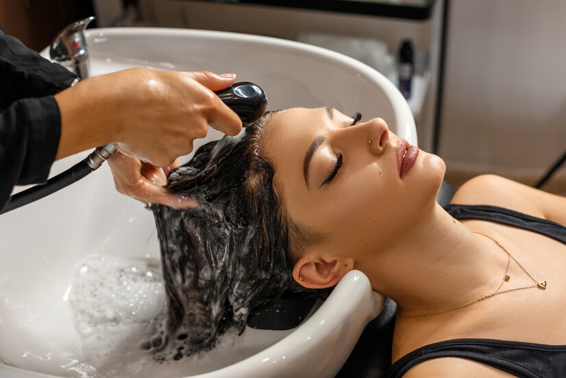 washing-procedure-beautiful-young-woman-with-hairdresser-washing-head-hair-salon_78492-344 washing-procedure-beautiful-young-woman-with-hairdresser-washing-head-hair-salon_78492-344